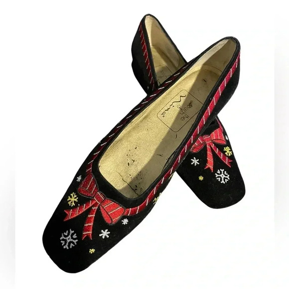 Vintage NINA 80's Black velvet embroidered holiday novelty flats - Picture 2 of 4